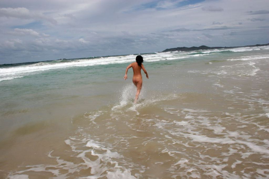 Roxeanne Naked In The Sand N Surf Picture Gallery