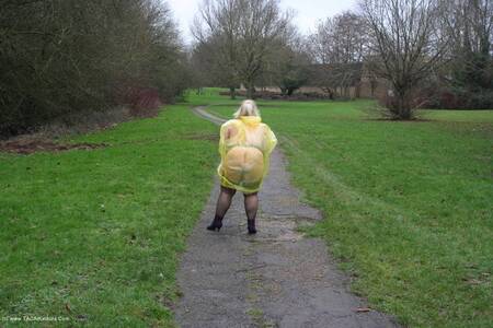 Flashing In The Rain