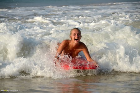 Terry - Sri Lanka - Surfing