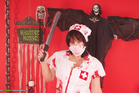 TrishasDiary - The Zombie Nurse Gallery